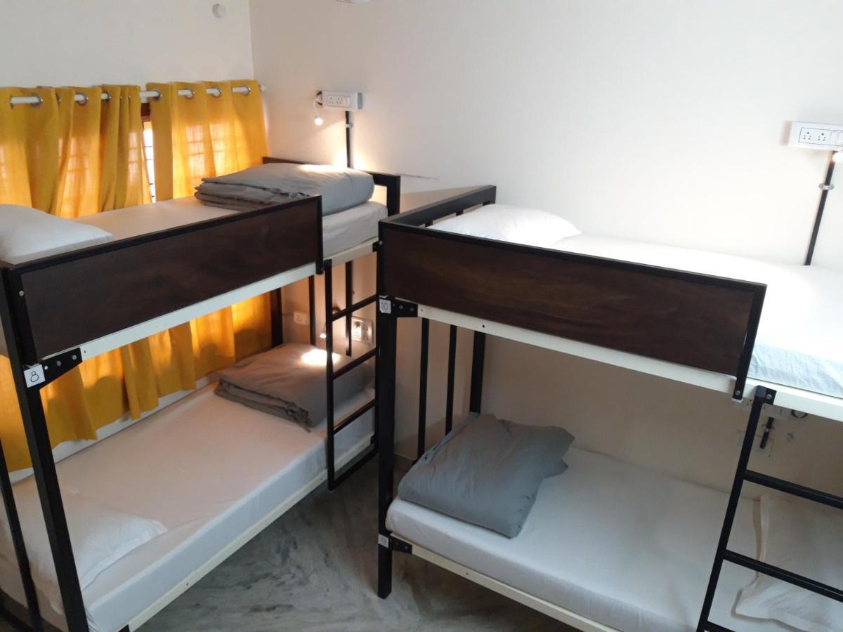 Chirpy Co-Living Space & Hostel Bangalore Eksteriør bilde