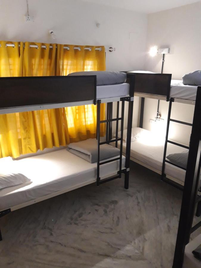 Chirpy Co-Living Space & Hostel Bangalore Eksteriør bilde