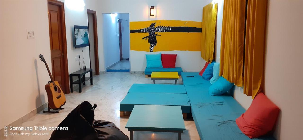 Chirpy Co-Living Space & Hostel Bangalore Eksteriør bilde