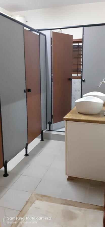 Chirpy Co-Living Space & Hostel Bangalore Eksteriør bilde